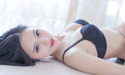 Chinese escort Xiao Mi