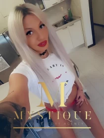 busty escort Maya